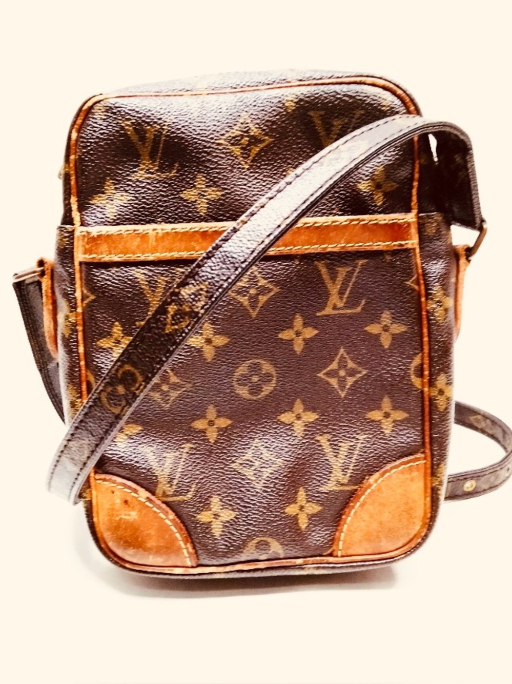 Louis Vuitton Authentic Danube Vintage Shoulder / Cross Body canvas Monogram bag